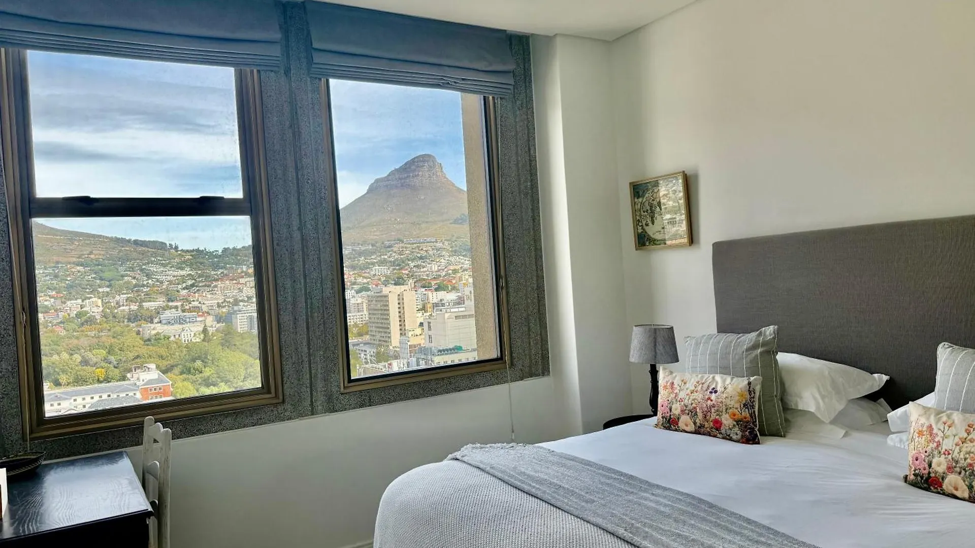 #1903 Cartwright - Two Bedroom Mountain Views Le Cap